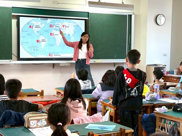 Nov 20, 2025 二重國小Jem中外師協同教學訪視圖片