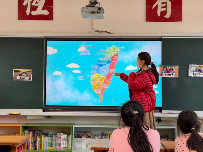 Dec. 12, 2024 田寮國小Sharmane中外師協同教學訪視圖片