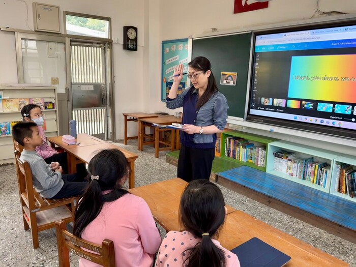 Dec. 12, 2024 田寮國小Sharmane中外師協同教學訪視圖片