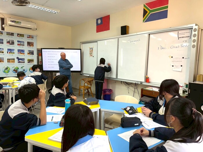 Nov 25, 2025 竹東國中Kobus中外師協同教學訪視圖片