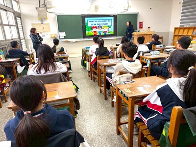 Nov 19, 2025 寶山國中Rowella中外師協同教學訪視圖片