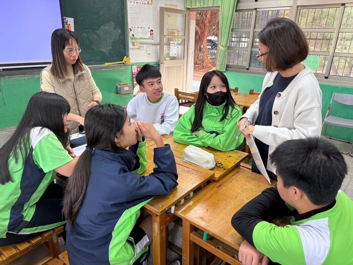 Dec. 12, 2024 新湖國中Josam中外師協同教學訪視圖片