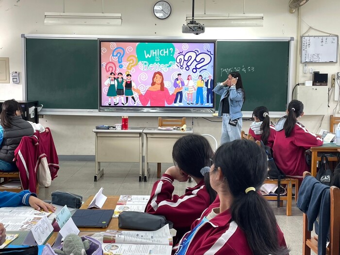 Dec. 26, 2024 二重國中Crystal中外師協同教學訪視圖片