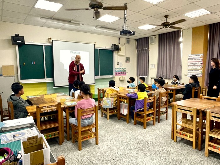 Nov 18, 2025 華興國小Antonio中外師協同教學訪視圖片
