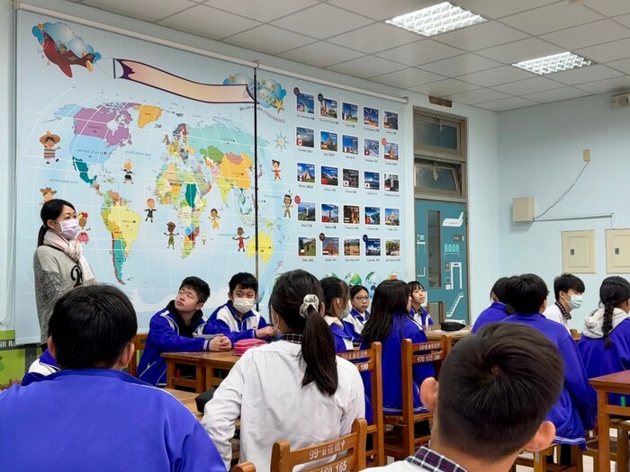 Dec. 26, 2024 自強國中Rommel中外師協同教學訪視圖片