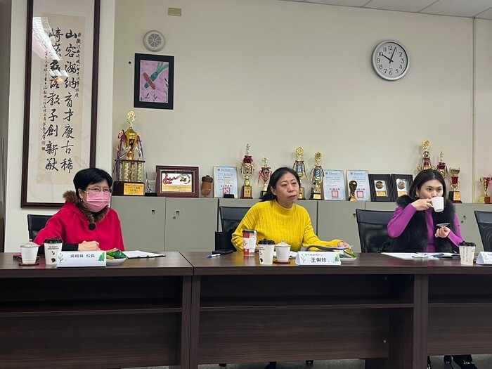 Dec 27, 2024 山崎國小Jhuliemarie中外師協同教學訪視圖片