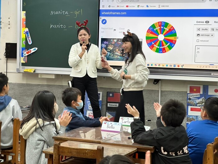 Dec 27, 2024 山崎國小Jhuliemarie中外師協同教學訪視圖片