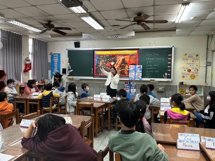 Dec 27, 2024 山崎國小Jhuliemarie中外師協同教學訪視圖片