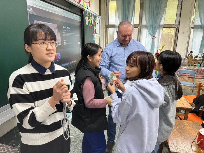 Dec. 26, 2024 嘉興國小義興分校Gary中外師協同教學訪視圖片