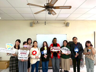 Dec 18, 2025 峨眉國中Zandile中外師協同教學訪視圖片