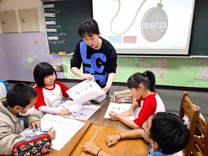 Nov 18, 2025 竹東國小Shaomin Li中外師協同教學訪視圖片