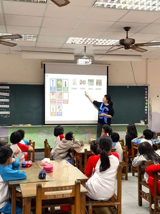 Nov 18, 2025 竹東國小Shaomin Li中外師協同教學訪視圖片