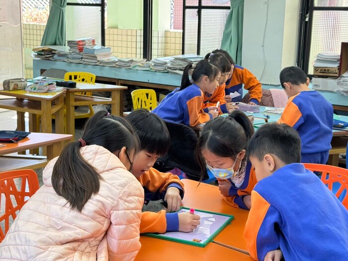 Dec. 17, 2024 橫山國小Jay中外師協同教學訪視圖片