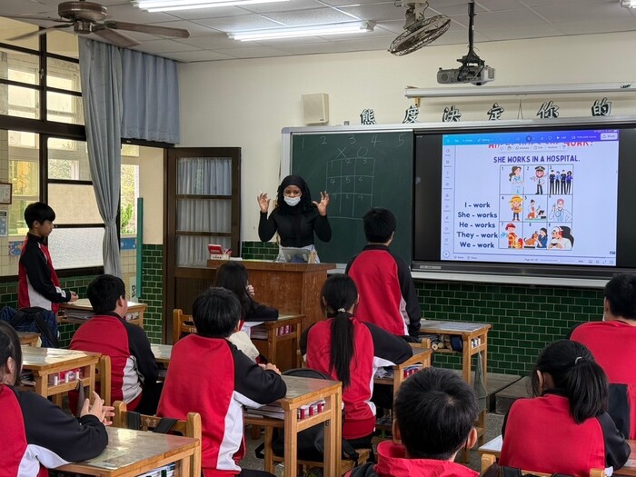 Dec. 12, 2024 中正國中Mathonsi中外師協同教學訪視圖片