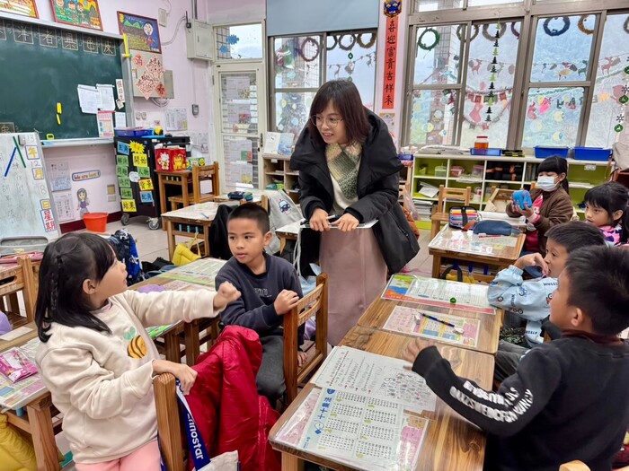 Dec. 18, 2024 五峰國小Mary中外師協同教學訪視圖片