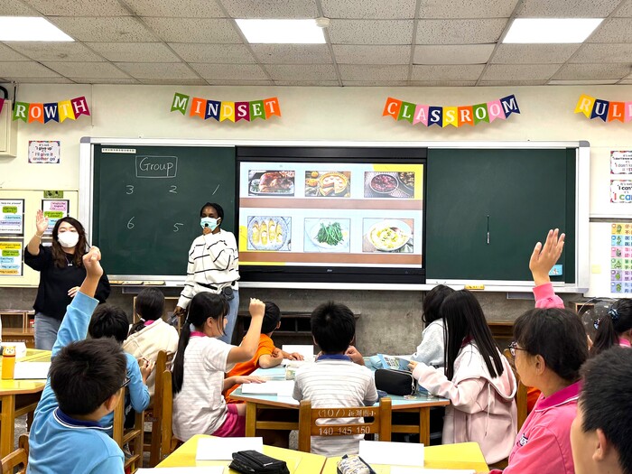 Nov 25, 2025 新湖國小Jabulile中外師協同教學訪視圖片