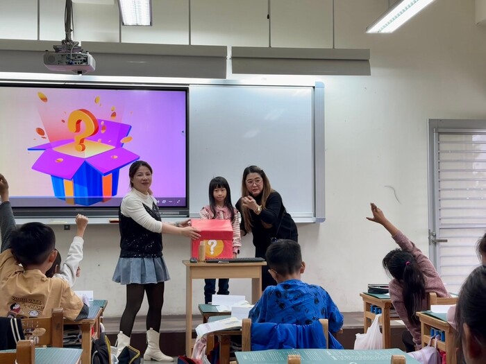Nov 20, 2024 枋寮國小Jill中外師協同教學訪視圖片