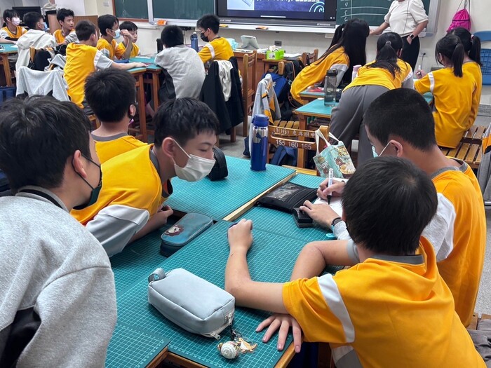 Nov 21, 2024 東興國中Hanna中外師協同教學訪視圖片