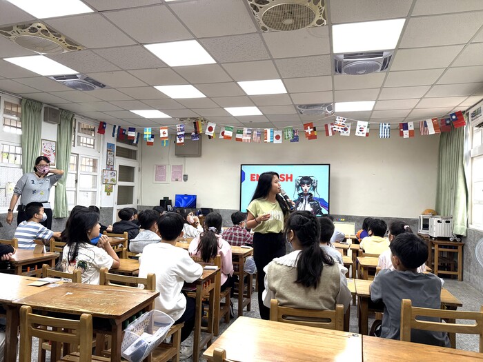 Nov 04, 2025 竹仁國小Christine and Joan中外師協同教學訪視圖片