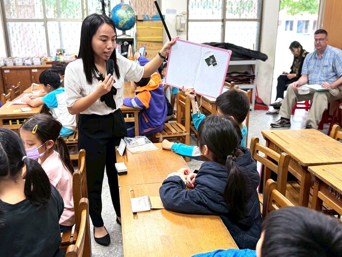 Nov 04, 2025 竹仁國小Christine and Joan中外師協同教學訪視圖片