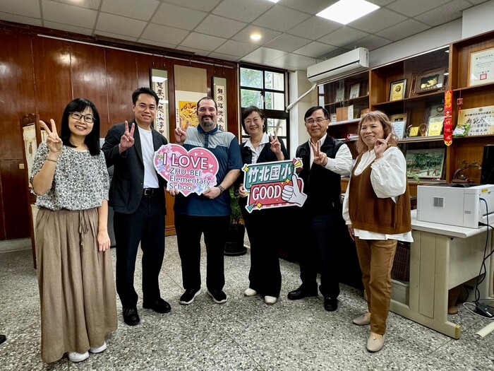 Nov 22, 2024 竹北國小Jeremy中外師協同教學訪視圖片