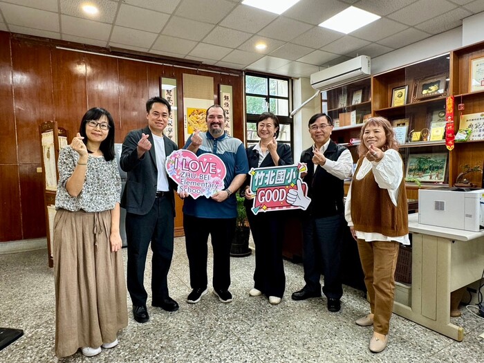 Nov 22, 2024 竹北國小Jeremy中外師協同教學訪視圖片